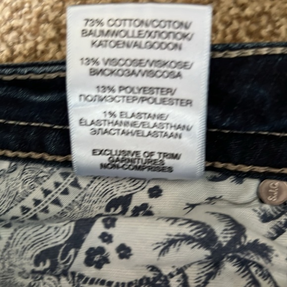 Silver Jean Co Suzi Mid Capri Blue Jean. Size: 20 - Picture 7 of 7